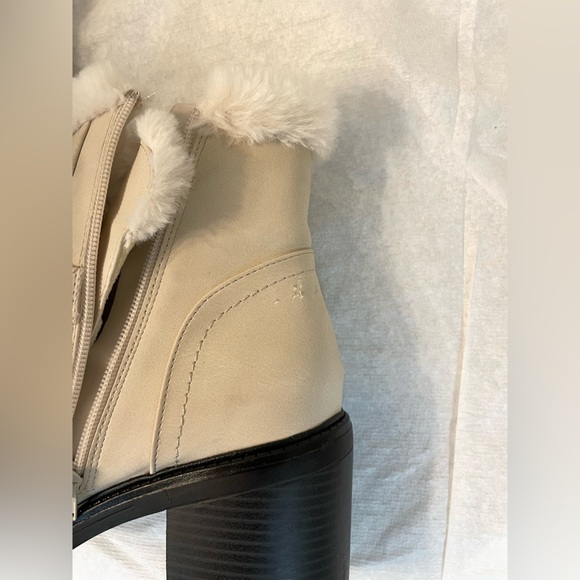 Espirit Cream Boots - Picture 6 of 6